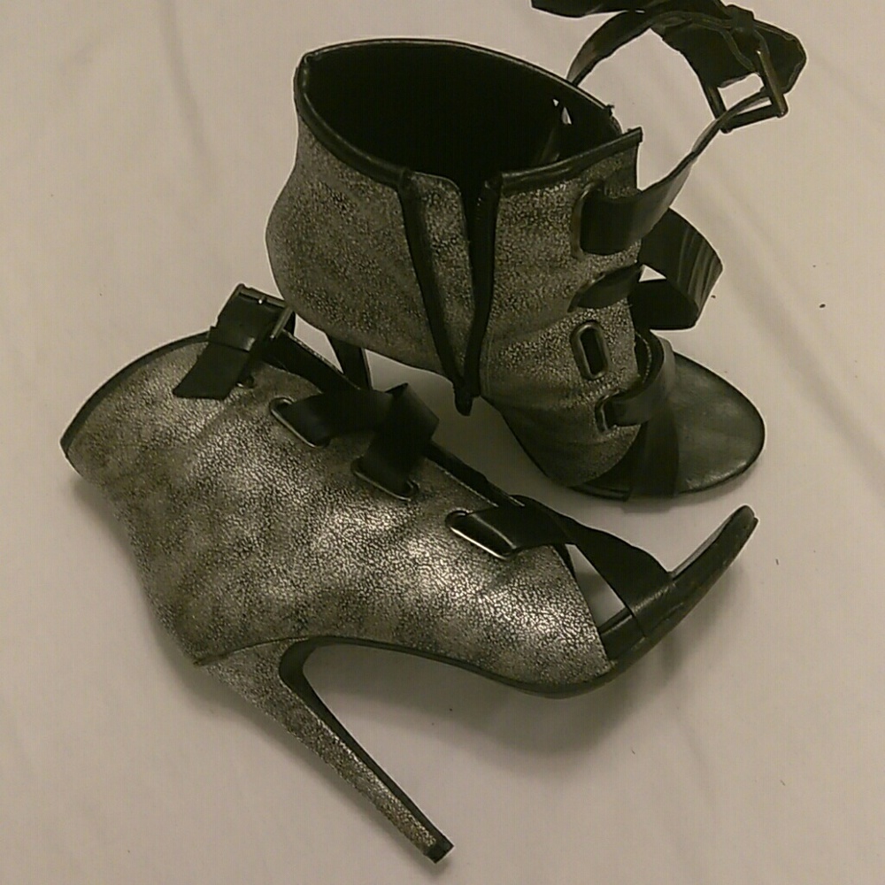 Paper fox stiletto heels